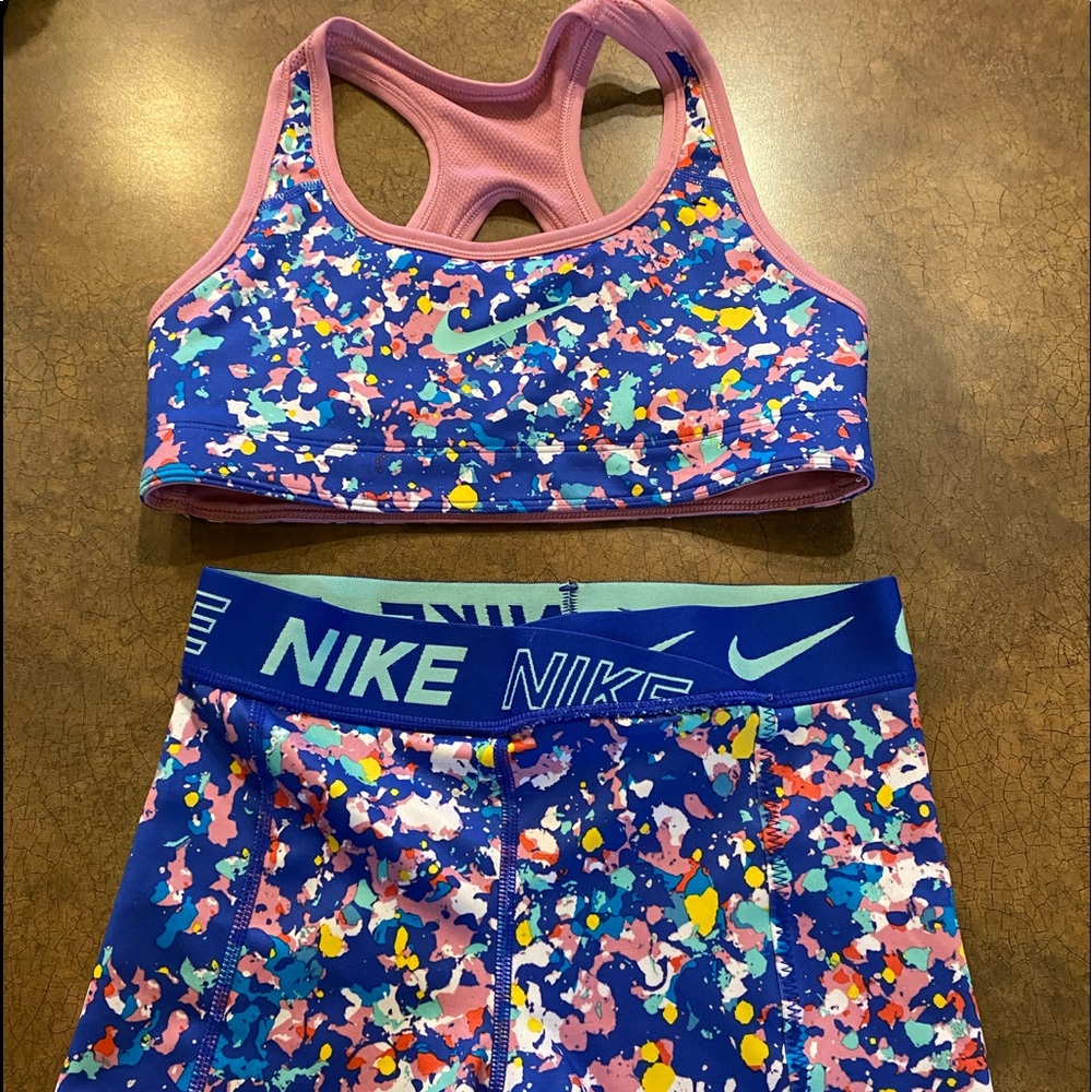 SOLD Nike pro dri fit set- size small